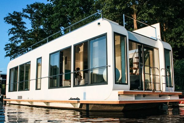 Fensterfront Hausboot an der Havel