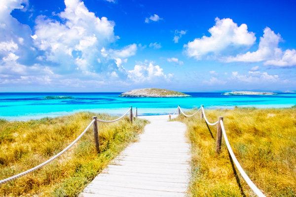 Strand von Ibiza - Strandurlaub auf den Balearen