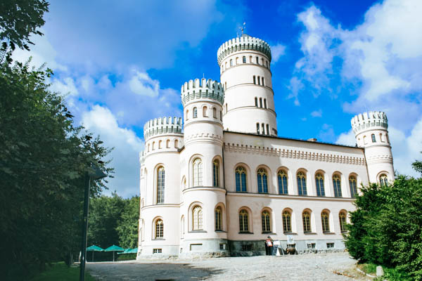 Außenansicht des Jagdschloss Granitz auf Rügen